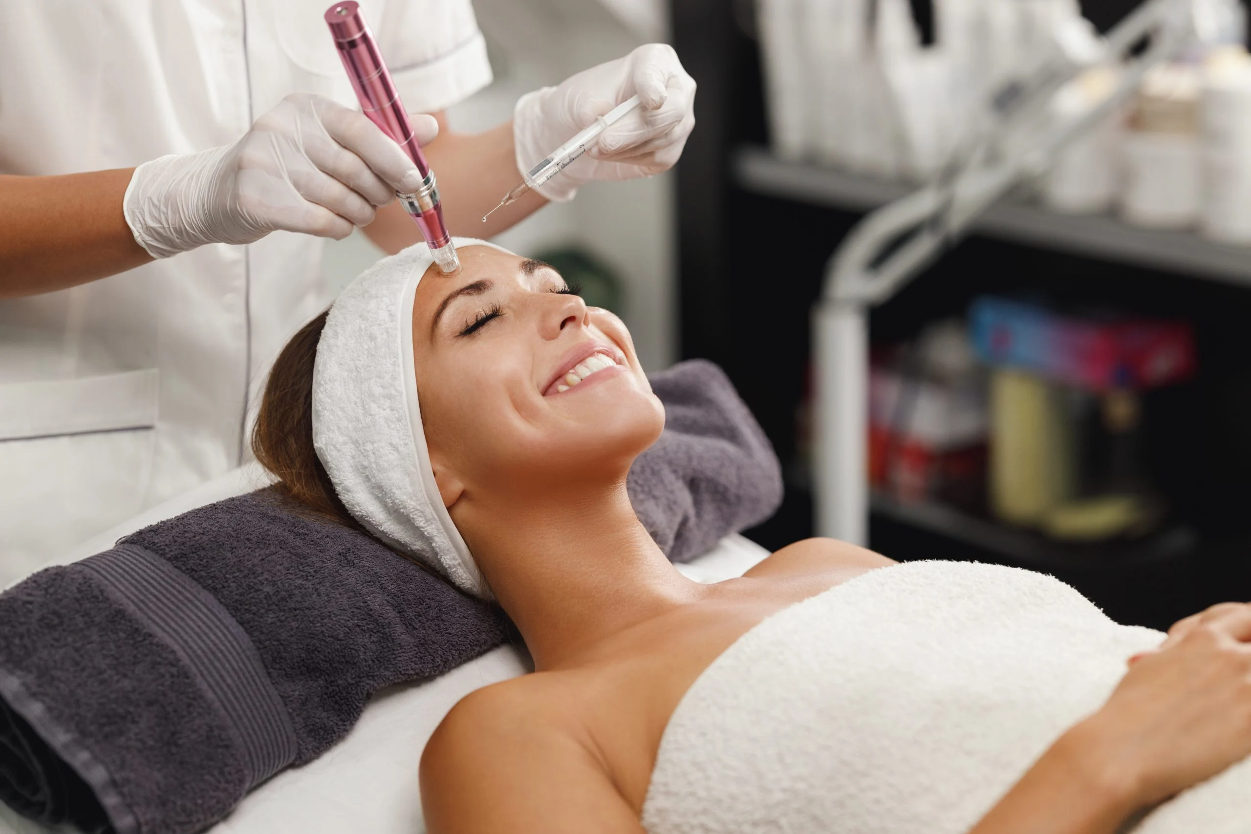 MedGlo and the Revolution of Acne Treatments with Radiofrequency Microneedling